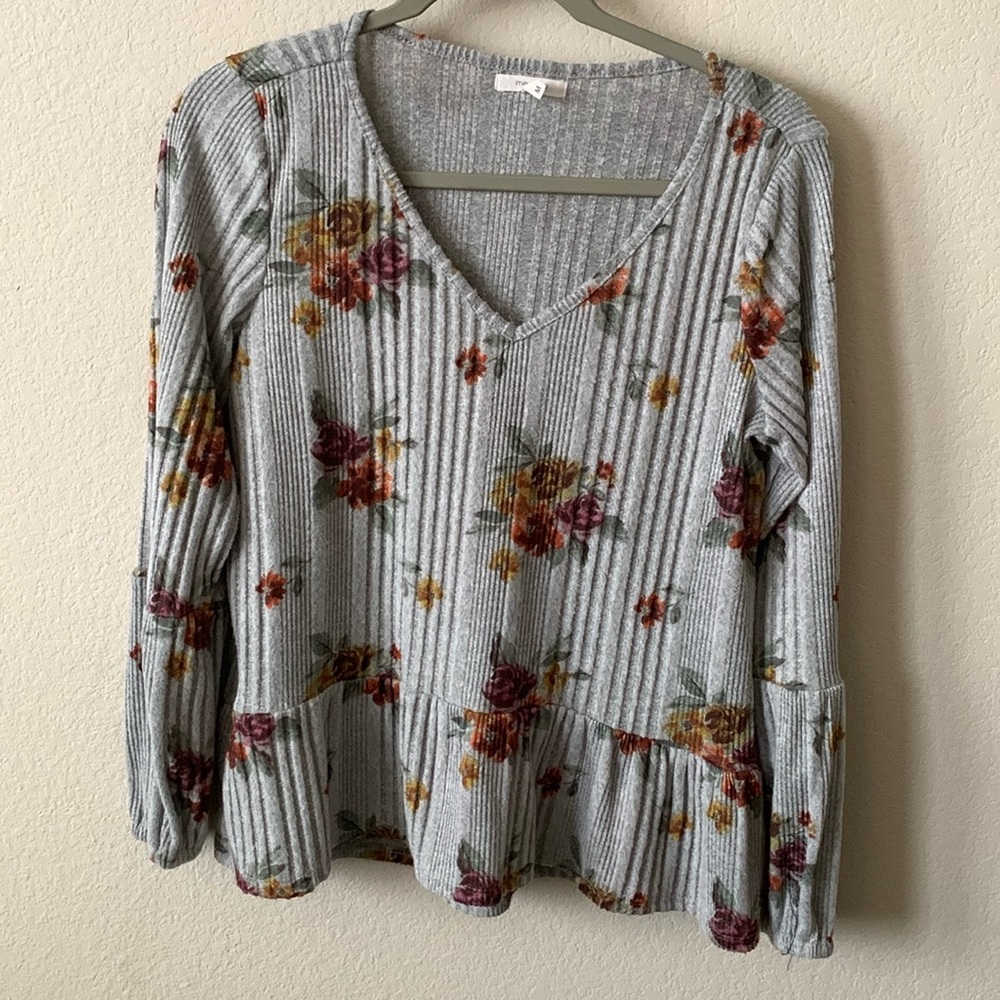 Maurices grey floral long sleeve shirt